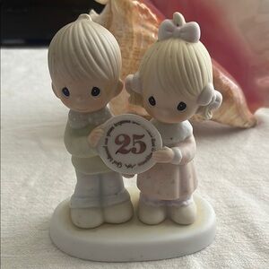 Precious Moments Cream and White Cake Topper